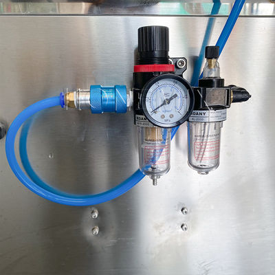 रेड वाइन जूस भरने और कैपिंग मशीन 220V स्वचालित तरल भरनेवाला